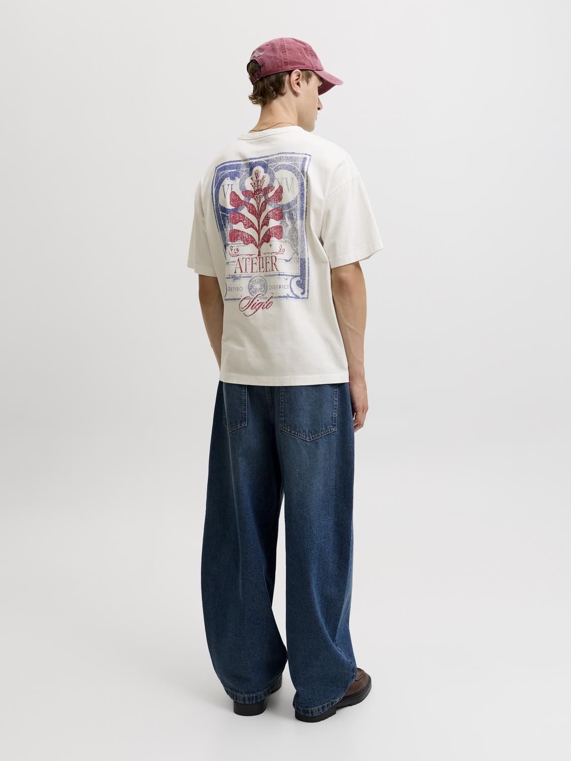 model_shot-back